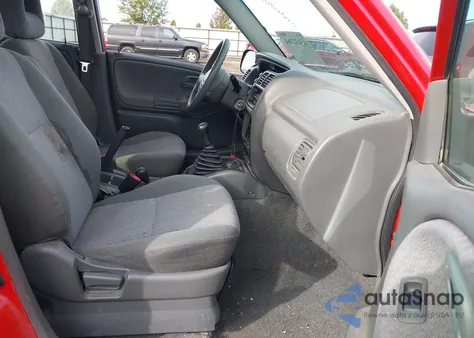 2002 Chevrolet Tracker Hard Top Base z USA, uszkodzony, nr VIN 2CNBJ13C726908601